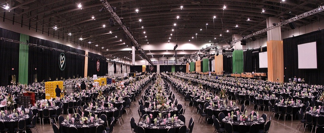 Een diner organiseren: stappenplan van planning tot afwas