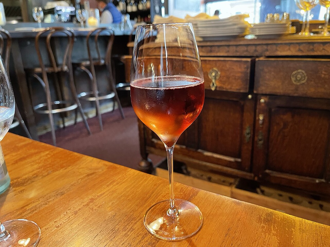 Kir Royale: de klassieke champagnecocktail met crème de cassis