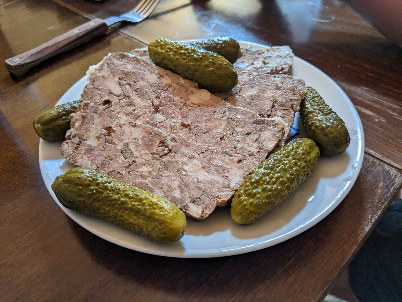 Huisgemaakte paté: smeuïg, eerlijk en zo van de borrelplank