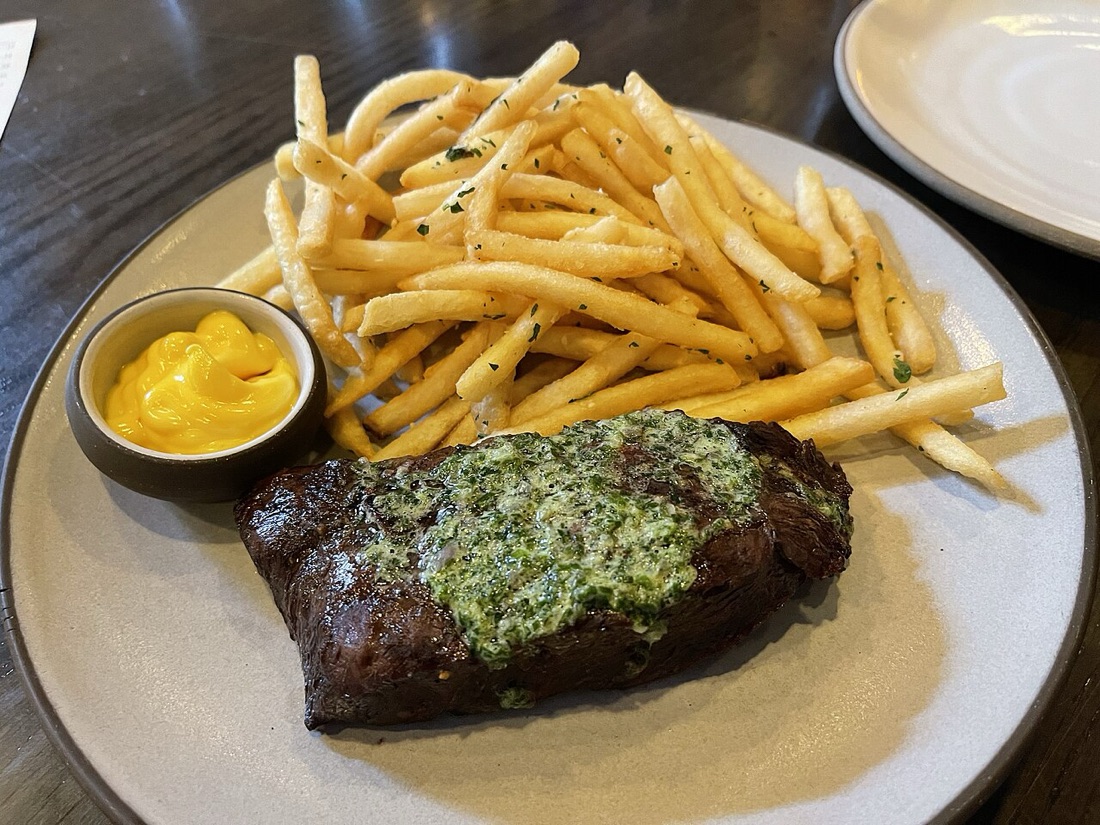 Steak frites met kruidenboter