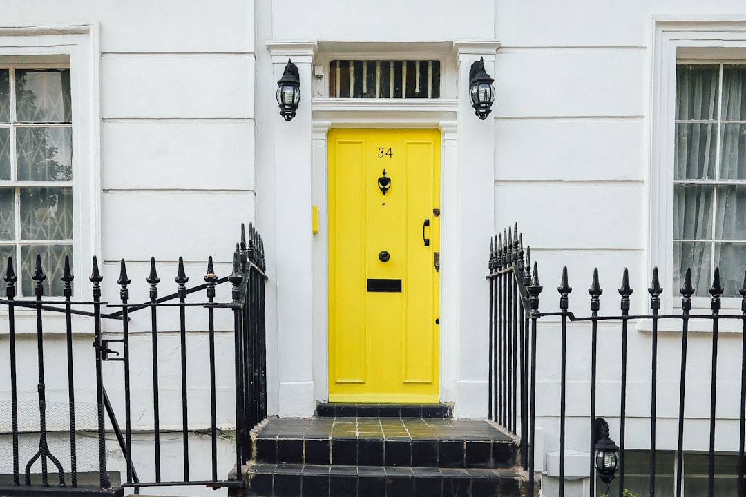 De voorgevel van je huis stylen met tips voor een sterke eerste indruk