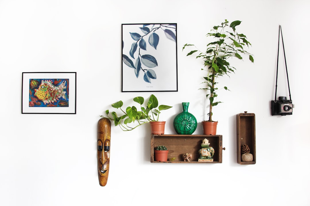 Sunday afternoon boho inspiration
I decorated our living room wall one lazy Sunday.